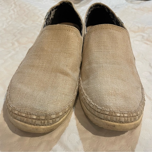 BOBS from Skechers Tan Canvas Flats Slip-Ons Memory Foam Women’s 6.5 Summer Shoe - Picture 4 of 7